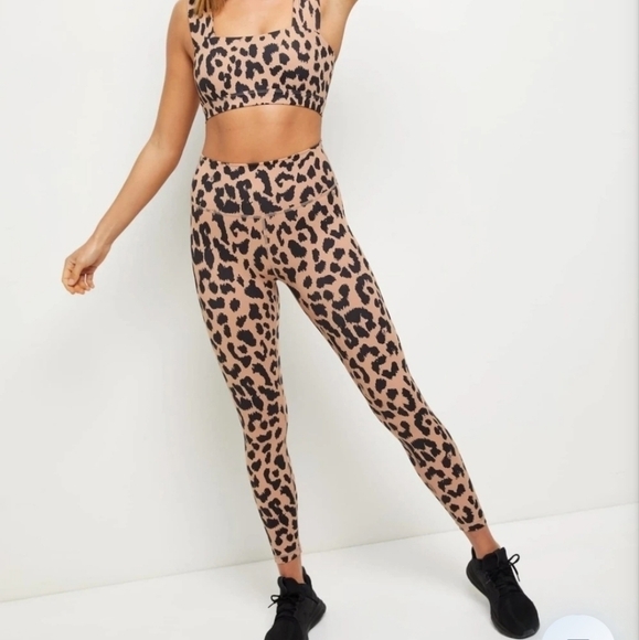 New All Fenix Oversized Medium Compression High Waist Cheetah 7/8 Leggings NWT - Picture 1 of 13